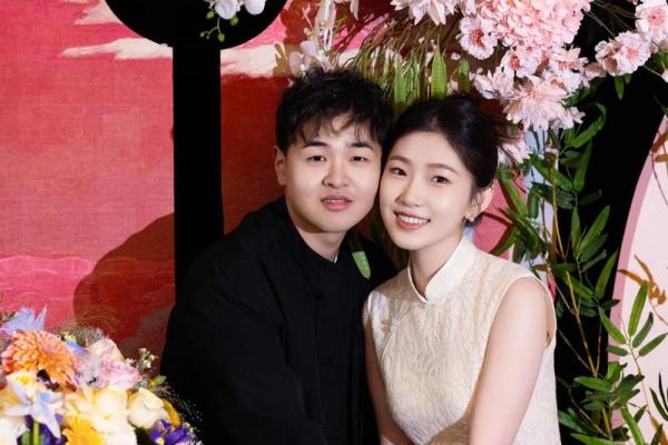 2025年10月订婚的日子